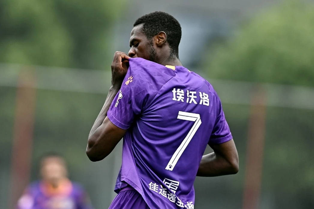 九游娱乐-包含今晨体能课后，洛杉矶快船官宣签约备战葡超，管理层满意，资深球员宣示担当的词条